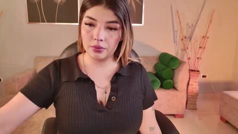 LISA MONROE online show from October 12, 6:10 pm