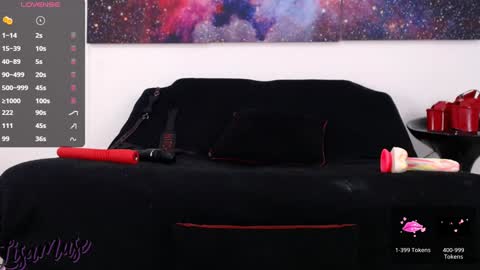 Lisamuse online show from December 12, 5:15 pm