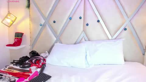 LISA online show from December 17, 7:18 pm