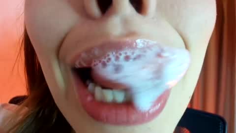 Lisbet online show from July 10, 9:37 pm