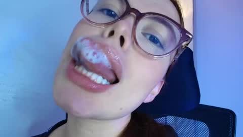 Lisbet online show from February 7, 8:24 pm