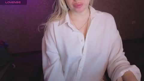 Anna online show from May 1, 12:41 pm