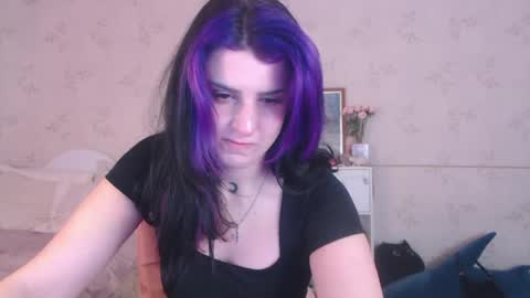 Alice Dont forget to thumbs up its very important  online show from April 16, 8:58 am