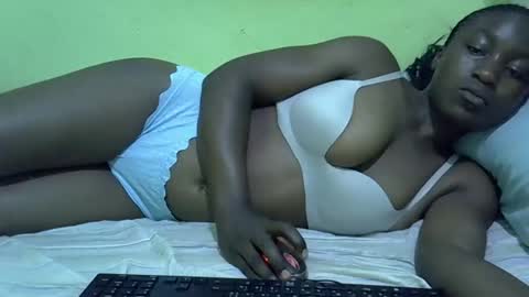 lisssa01 online show from December 2, 5:15 pm