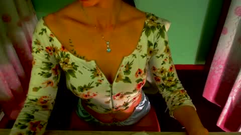 Snapshot of lisstaylor chatting on December 30, 2:40 pm Liss online show from December 30, 2:40 pm