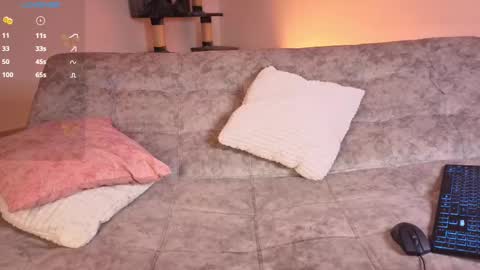 little___sophie online show from September 16, 5:37 am