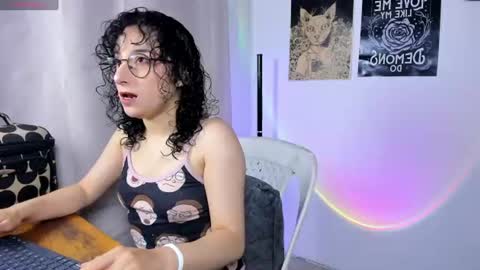 little__ammy online show from August 4, 4:40 am