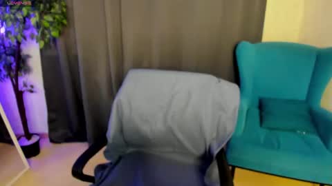 Isabel online show from July 1, 8:03 am
