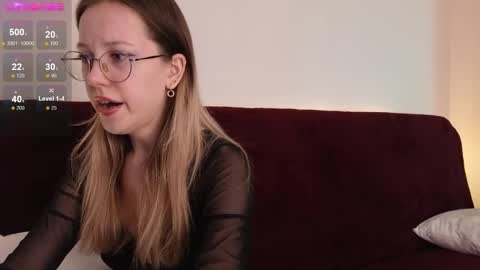 Snapshot of little_bliss chatting on October 5, 1:54 am little_bliss online show from October 5, 1:54 am