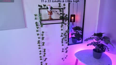 Lili online show from April 30, 8:57 pm
