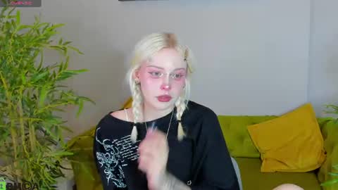 Lill online show from June 19, 9:24 am