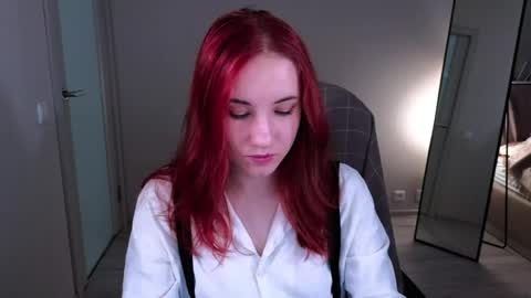 little_pretty_woman online show from May 5, 4:54 pm