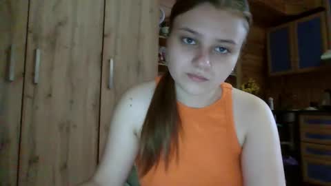 little_shygirl_ online show from November 5, 5:34 am