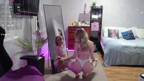 Snapshot of little_sofa99 chatting on February 26, 12:09 am Sonya online show from February 26, 12:09 am