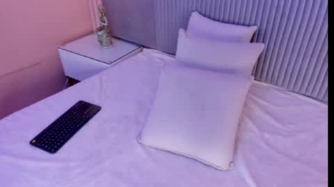 Snapshot of little_vel chatting on October 8, 9:08 pm Im your little Velinda online show from October 8, 9:08 pm