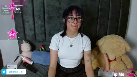 Snapshot of littlee__bunny chatting on October 7, 11:03 am your little bunny online show from October 7, 11:03 am