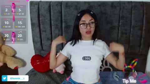 Snapshot of littlee__bunny chatting on September 30, 10:32 am your little bunny online show from September 30, 10:32 am