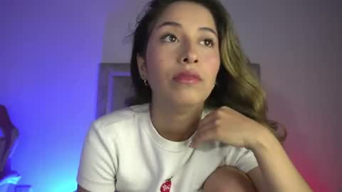 littlee_emma_ online show from July 22, 12:55 am