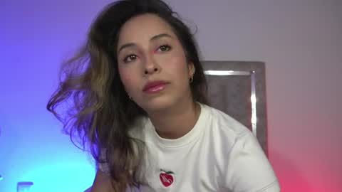 littlee_emma_ online show from August 6, 1:01 am