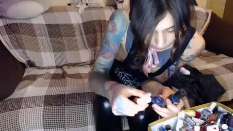 littlehappines online show from February 18, 7:00 pm