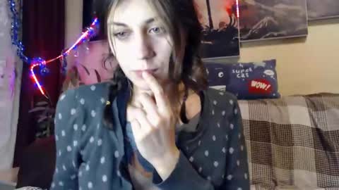 littlehappines online show from January 19, 2:28 pm