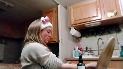 littleleo96 online show from February 6, 6:39 am