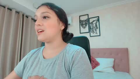 Sarahs Room online show from July 18, 3:10 am