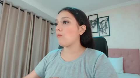 Sarahs Room online show from July 9, 10:55 pm