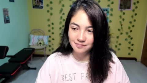 Mia  online show from May 15, 5:11 am