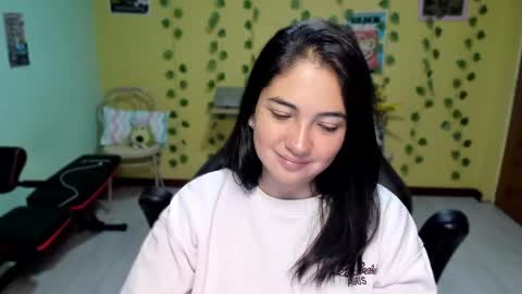 Mia  online show from May 16, 6:05 am