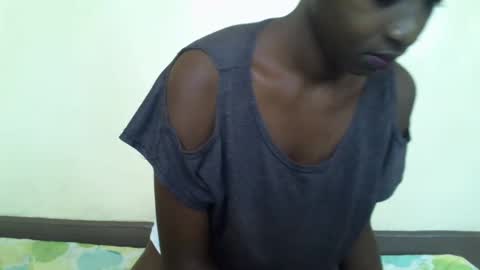 Snapshot of littlesandie chatting on December 19, 4:45 am littlesandie online show from December 19, 4:45 am
