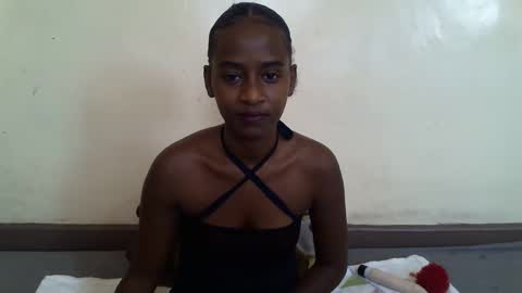 Snapshot of littlesandie chatting on February 1, 6:54 am littlesandie online show from February 1, 6:54 am