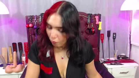 littlesophie_dbs online show from March 19, 10:58 pm