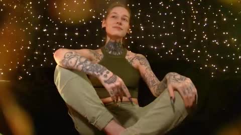 Niki  free tg channel with some photos gifs and info about streams  online show from February 13, 5:25 pm