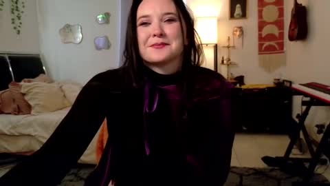 Eliza online show from October 31, 12:53 pm