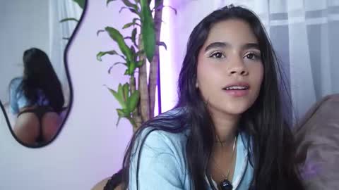 littletammy_ online show from September 20, 5:11 pm