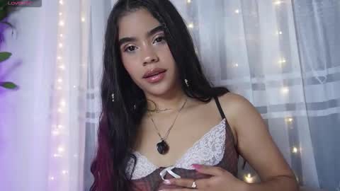 littletammy_ online show from October 11, 1:47 pm