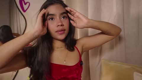 littletammy_ online show from February 14, 4:20 pm