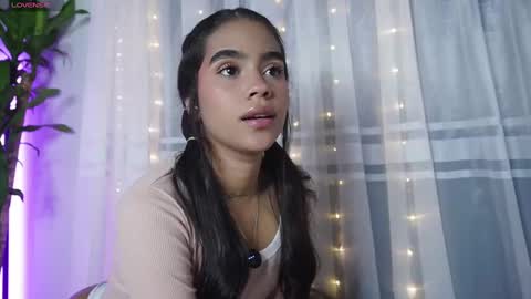 littletammy_ online show from October 2, 1:49 pm