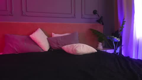 Liv 3 online show from July 6, 3:03 pm