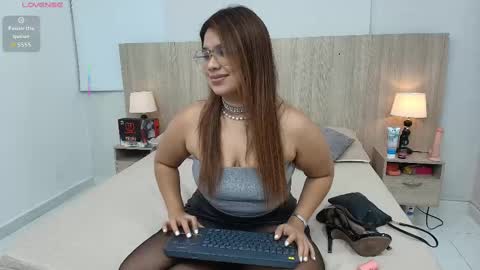 Snapshot of liz_ariza chatting on October 1, 3:55 am Liz online show from October 1, 3:55 am