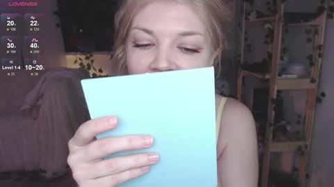 Snapshot of liza_wet chatting on February 10, 2:30 am Liza Wet online show from February 10, 2:30 am