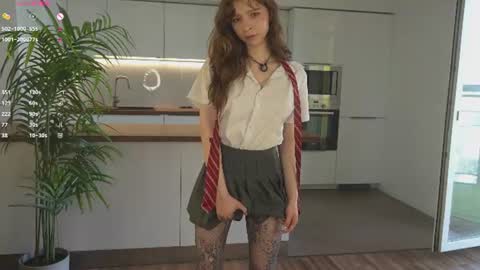 Hello there im Amelia Im new here Lets have fun online show from June 20, 3:32 am