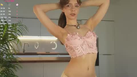 Hello there im Amelia Im new here Lets have fun online show from June 25, 3:28 am