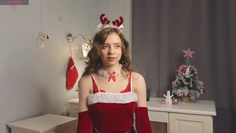 Snapshot of lizbethbiers chatting on December 25, 3:08 am Hello there im Amelia Im new here Lets have fun online show from December 25, 3:08 am