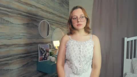 Lizbeth or Lizzy online show from December 13, 8:04 pm