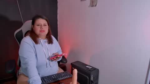 Snapshot of lizz_milf chatting on September 21, 1:48 am lizz_milf online show from September 21, 1:48 am