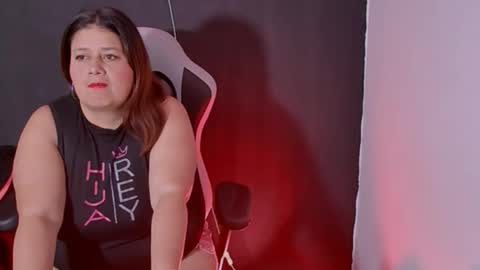 Snapshot of lizz_milf chatting on September 17, 2:15 pm lizz_milf online show from September 17, 2:15 pm