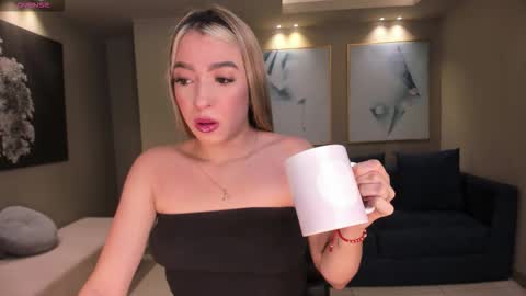 Lizz online show from October 8, 3:55 am