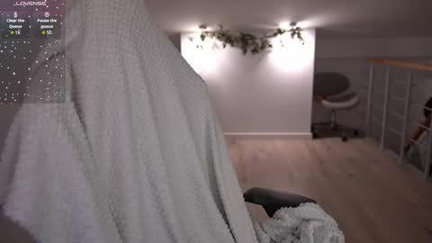 Lizi-Fox online show from March 8, 9:51 pm